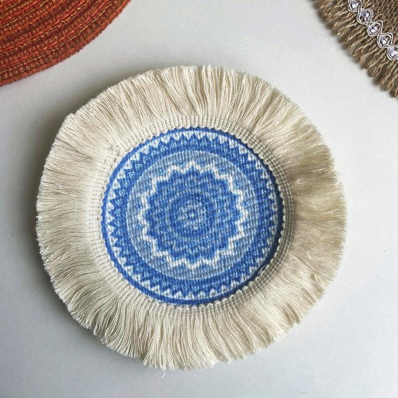 4er Set Boho Gewebte runde Tischsets Handgemachte Tischsets Gewebte Jute Quastenmatte RetroTischdekor Fransen Kaffeematte Fellknäuel Essmatte Pompom Home Decor