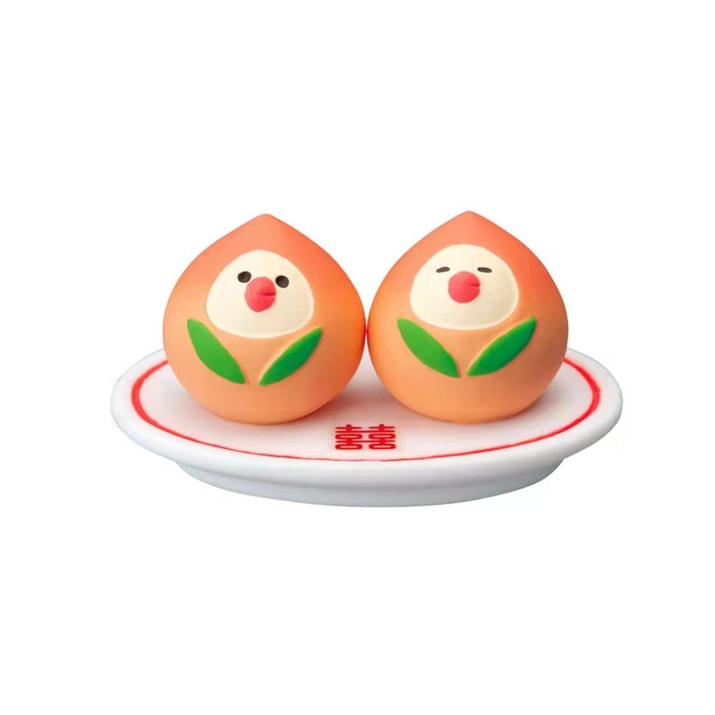 Japanses Creative Toys Peach Series ZAKKA Cat Figurine Decoration Micro Landscape Photo Props Miniature Resin Gift DIY Ornaments