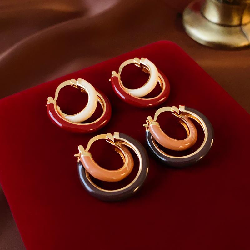 

Y2K Retro Color Block Geometric Ear Cuff Earrings: Chic Influencer Style for Women