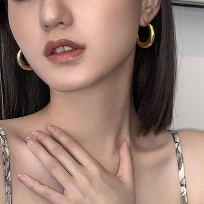 Niche Glossy Gold Circle Earrings Female Light Luxury Wind Fashion Personality Temperament Senior Sense of Earrings Tide Ambience Back To School