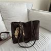 New Large-capacity Tote Bag Women's Niche Design High-end Sense of Work Commuter Women's Bag Shoulder Armpit Bag