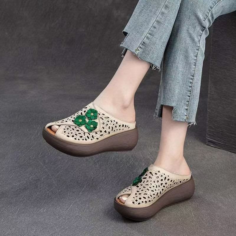 Sandals women 2025 summer women's shoes real soft leather hollow sandals retro middle-aged and elderly outer wear fish mouth slippers