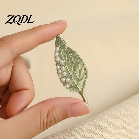 Artistic Alloy Jewelry Faux Pearl Leaf Brooch for Women, Vintage Plants Theme Lapel Pin Pin, Nature Inspired Clothing Wedding Party Prom Coat