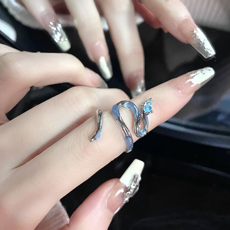 Sea Ice Blue Snake Court Ring High Sense Cold Wind French Female Personality Opening Niche Design Couple Ring