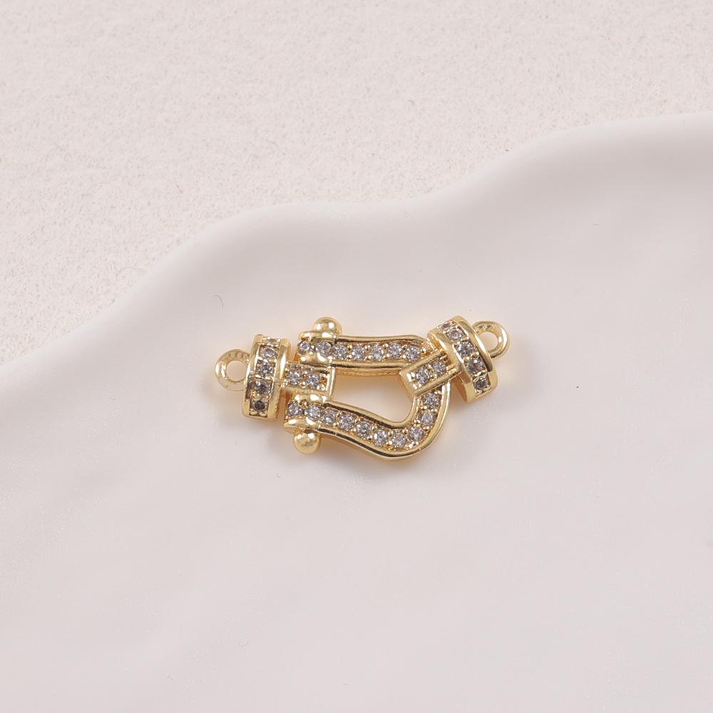 Elegant Golden Horseshoe Buckle Pendant: Versatile Luxury Bracelet Necklace