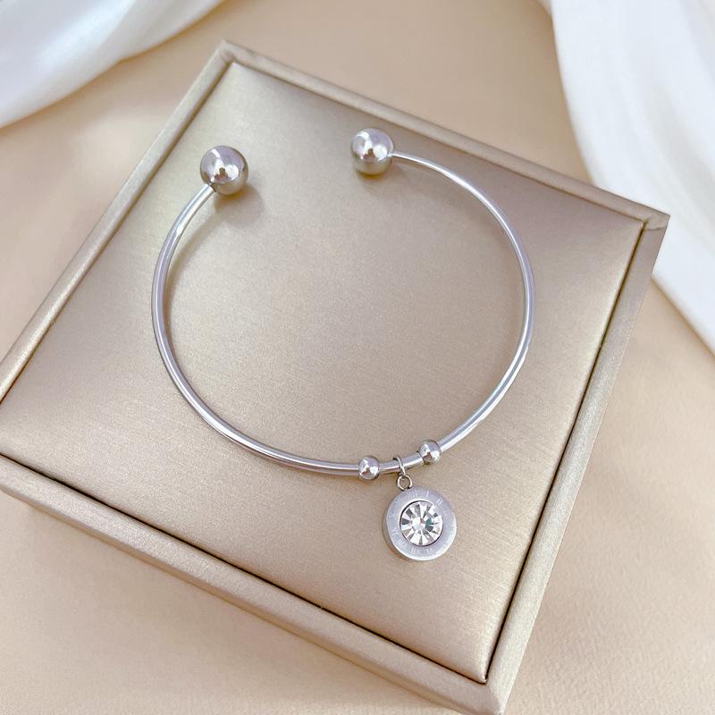 

European And American Light Luxury Bracelet Minimalist Fritillary Smiley Face Stainless Steel Jewelry