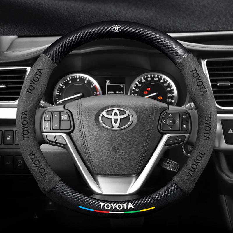 Originální kožená karbonová semišová krytka volantu pro Toyota Highlander (2009-2022)