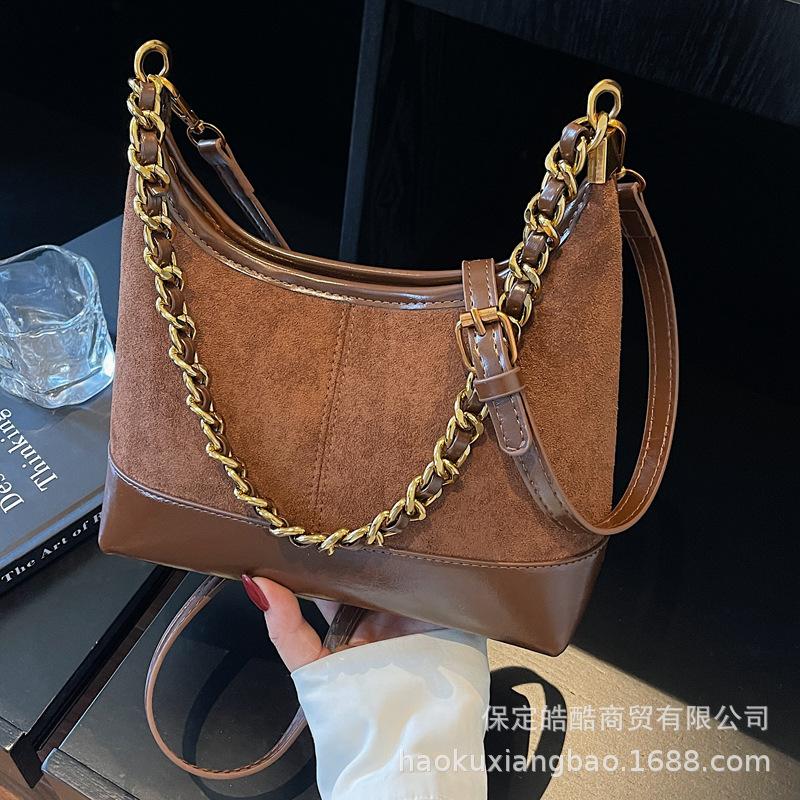 Chain underarm bag women's 2025 autumn and winter new popular fashion versatile retro shoulder bag crossbody bucket bag