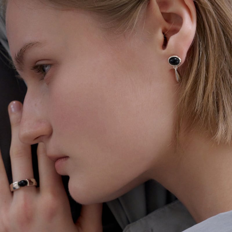 Ovbeige [VEI] 925silver DROP BAR STONE EARRINGS _ONYX