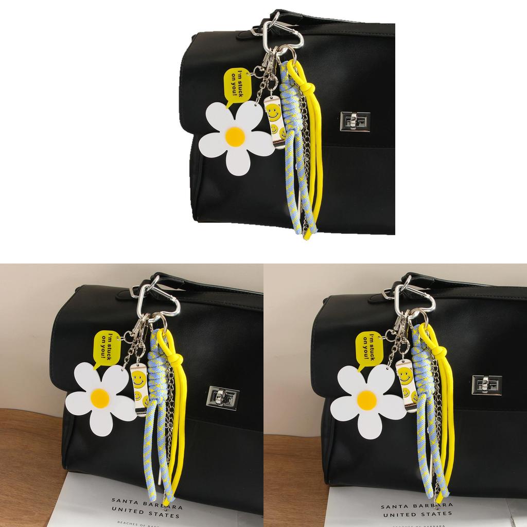 Small Daisy Flower Keychain With Letter Pendant For Bag Decor