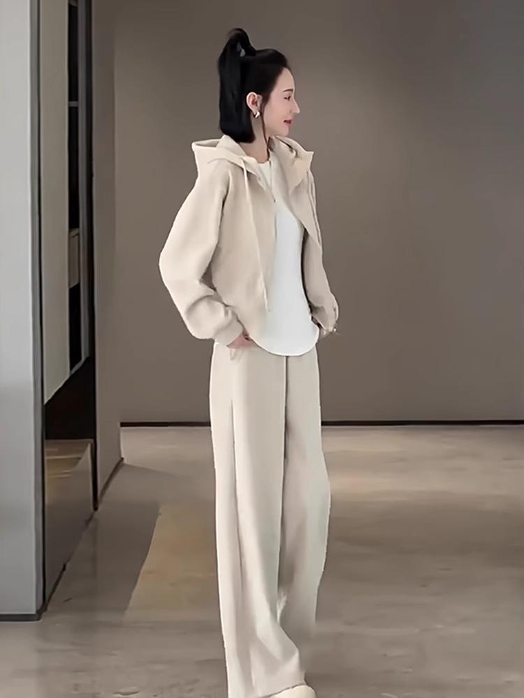 Europeisk Dame Pluss Størrelse Høst Fritid Sportsklær: Slankende, Stilig Todelt Gensersett for Aldere 25-45, Passer opp til 136 kg