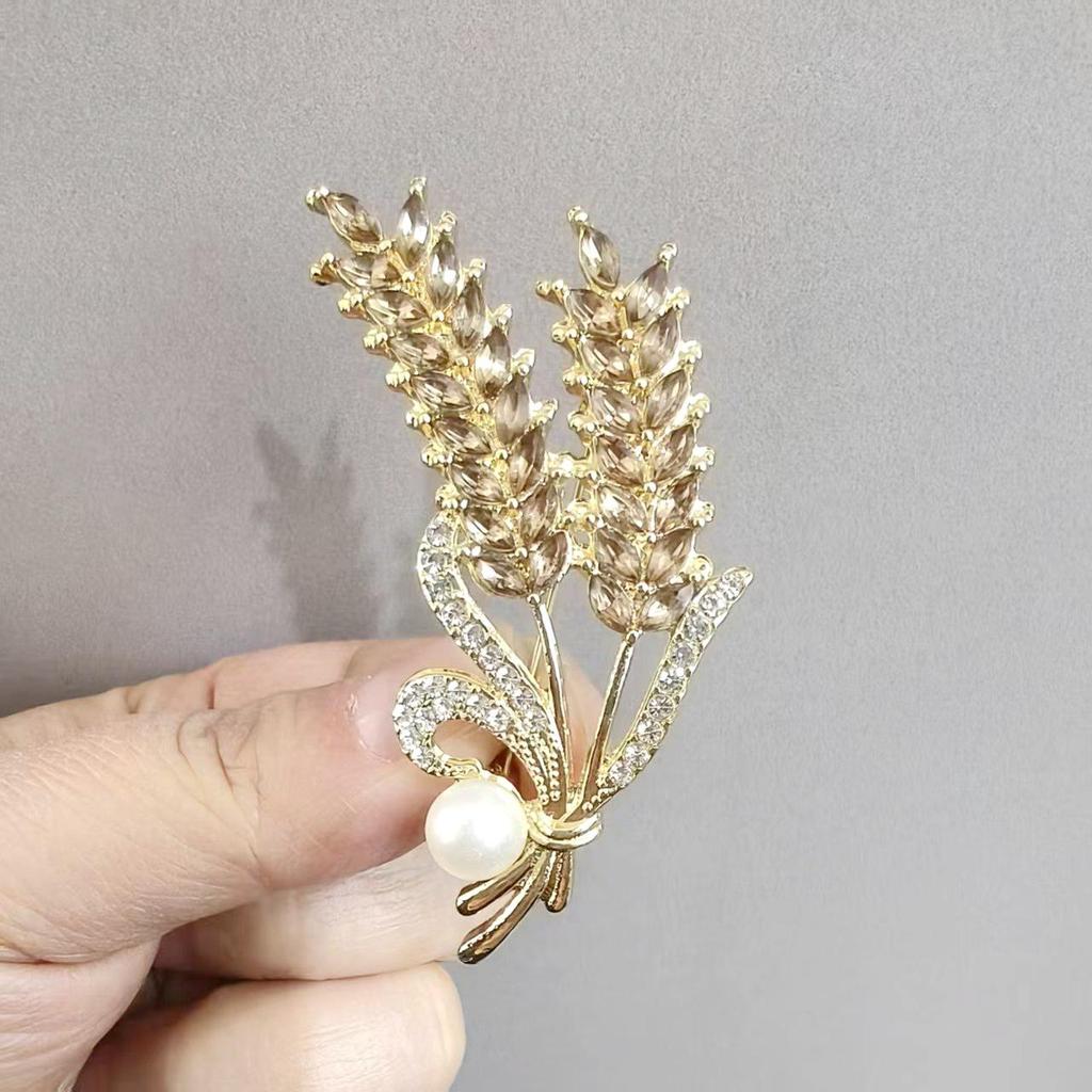 High-End Pearl & Rhinestone Butterfly Brooch for Women's Fashion Suits and Scarves