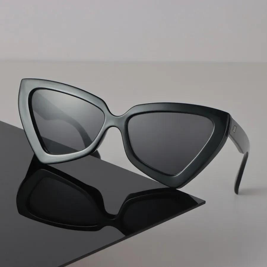 Designer Cat Eye Sunglasses Women Men Retro Black Sun Glasses Luxury Personality Eyewear Mirror Lens Sexy Brand