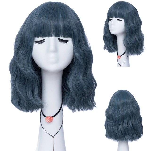 Kurze lockige blaue Bobo-Synthetik-Cosplay-Perücken für Frauen, Orange, Rot, Grün, natürliches hitzebeständiges Haar mit Pony für Mädchen