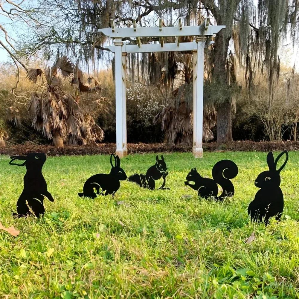 Rabbit/Squirrel Figurines Hollow Dust Proof Wrought Iron Realistic Rabbits Art Sculpture for Garden Party Decor Metal Home Yard
