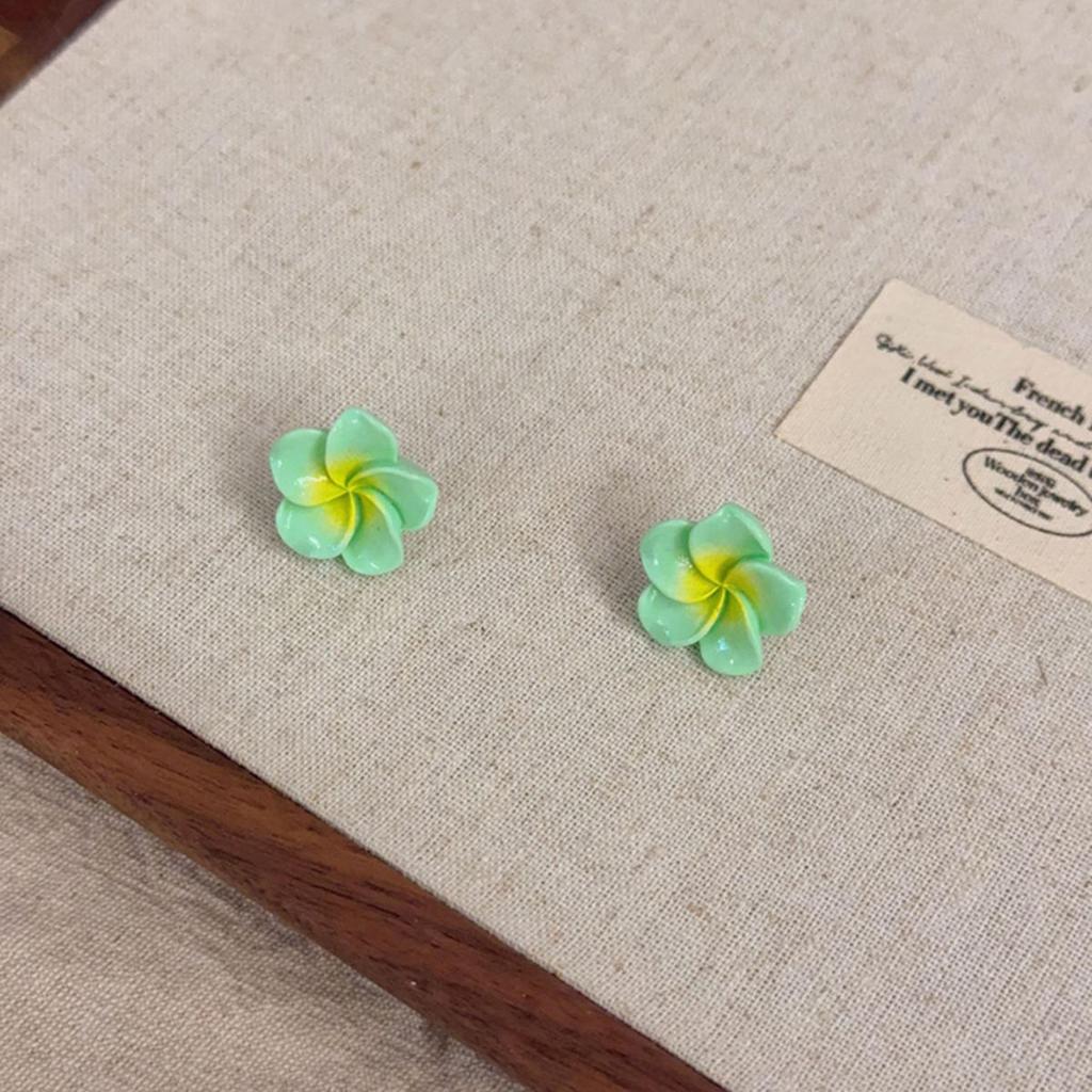Fashion Simple Resin Frangipani Flower Earrings for Women Gradient Color Plumeria Choker Chain Beach Jewelry Gift