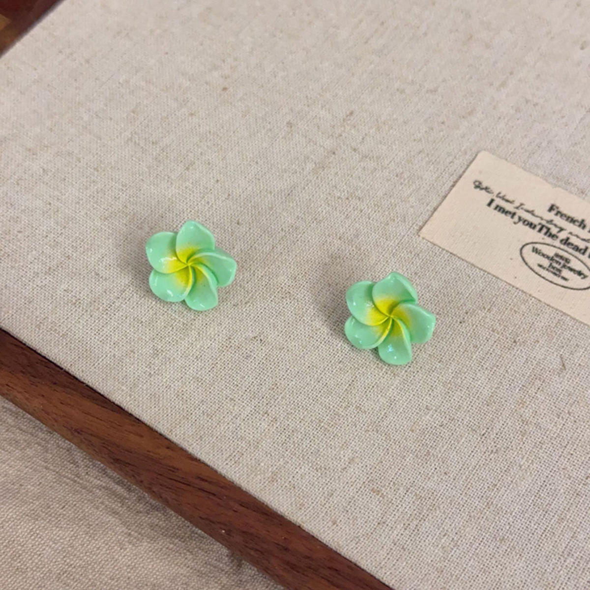 

Simple Design Petal Pendant Earrings Set Women s Fashion Cute Sweet Dopamine Colorful Flower Girl Earrings Necklace Set ear stud зелёный