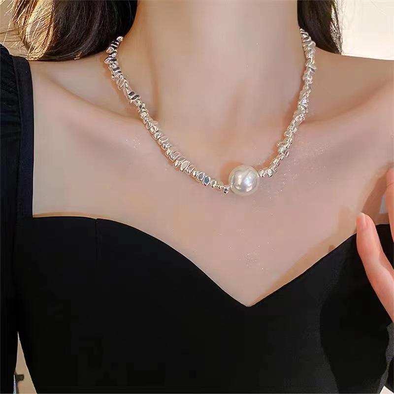 A few taels of broken silver irregular pearl necklace female, retro exaggerated niche high-end unique design, neck chain pendant