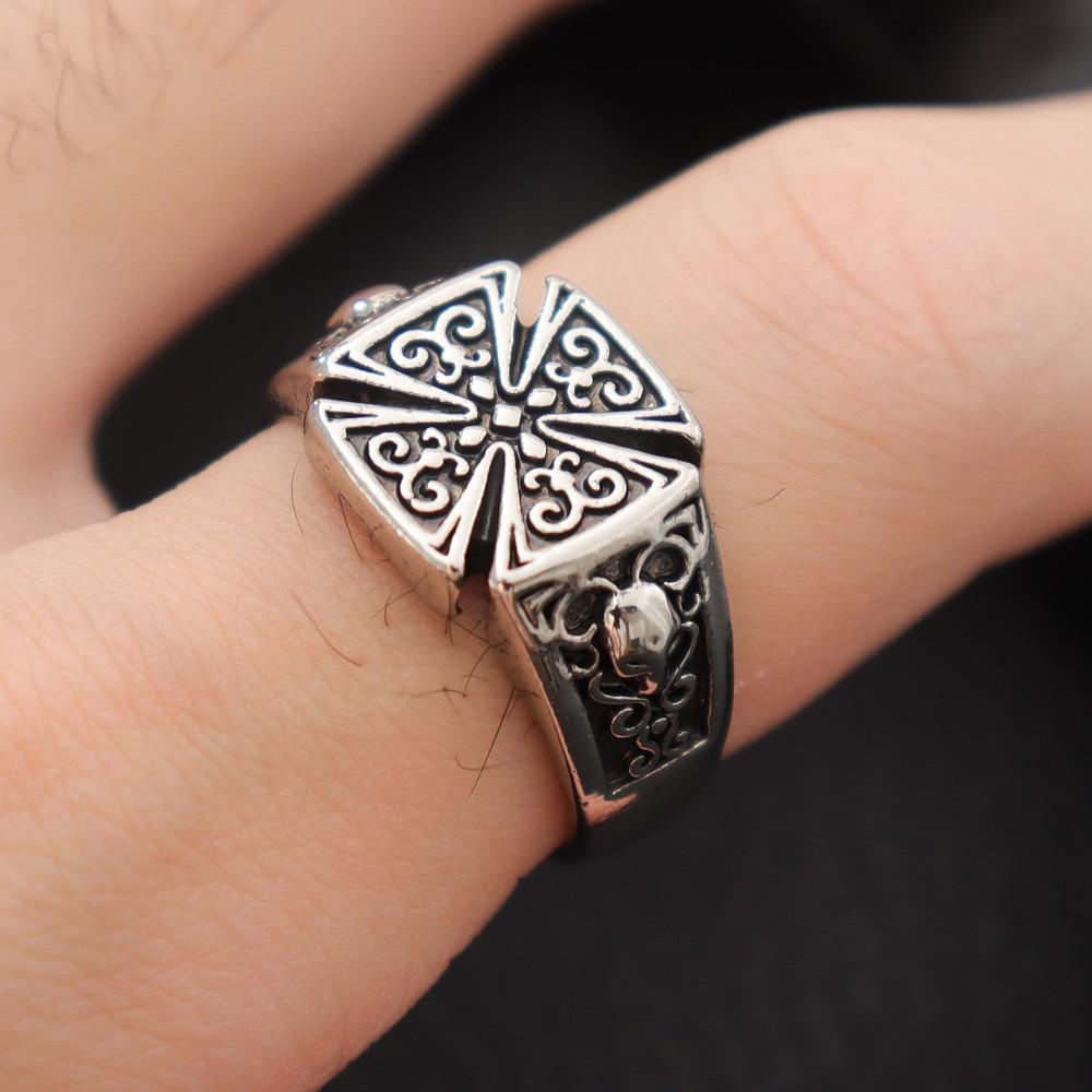 Trendy Retro Knight Shield Cross Ring Charming Men's Ring New Fashion Cross Amulet Jewelry Hip Hop Punk Accessories Party Gift