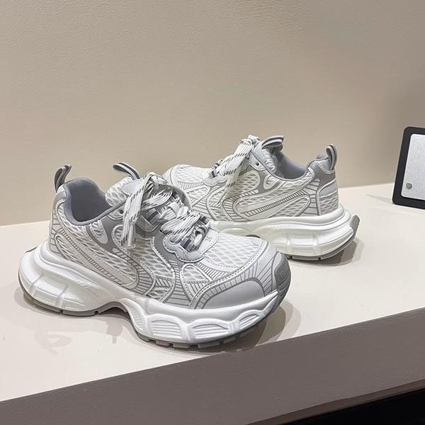 European Station 2025 Spring and Summer New Ultra Light Soft Bottom Net Breathable Sports and Leisure Ultra Fire Thick Bottom Paris Daddy Shoes Women