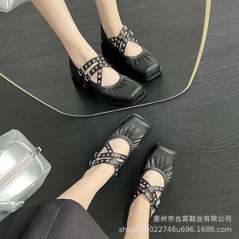 

Французские ретро туфли Мэри Джейн женские 2024 лето толстый каблук балетки средний каблук высокие каблуки с открытым вырезом квадратный носок одинарные туфли 35 чёрный