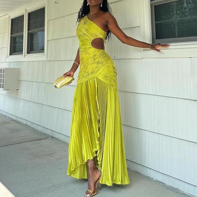 Off-Shoulder Pleated Dress - Women's European & American Fashion, Asymmetrical Waist with Hollow Oblique Collar