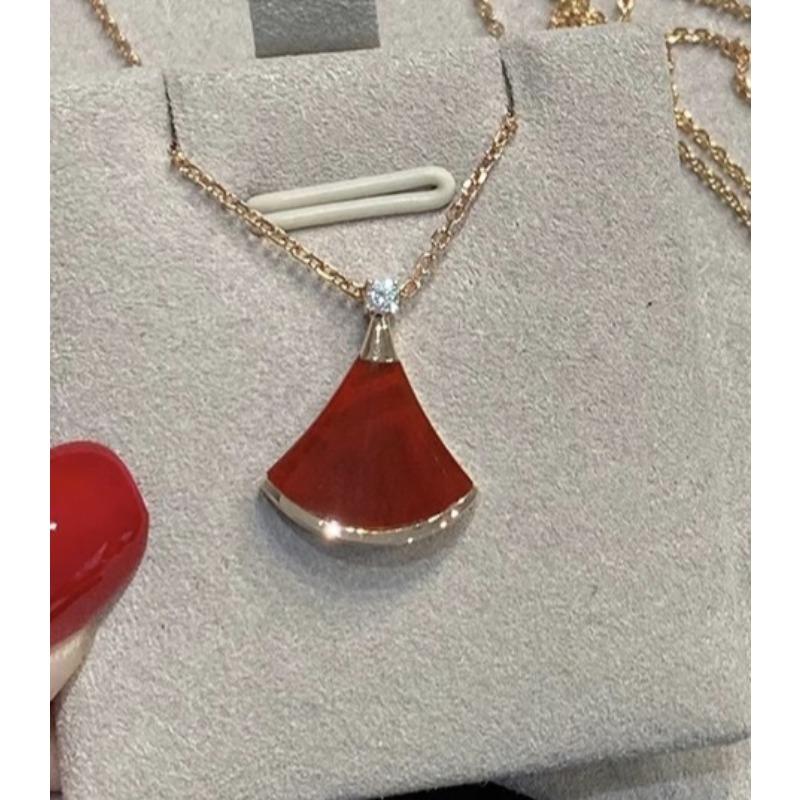 White Fritillary Small Skirt Fan Necklace Women's K Rose Gold Red Agate Light Luxury Full Diamond Fan Pendant Clavicle Chain