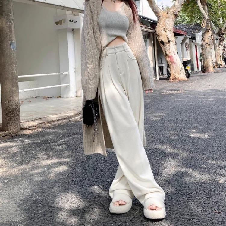 Relaxed-Fit White Corduroy Trousers for Women - Perfect for Autumn and Winter