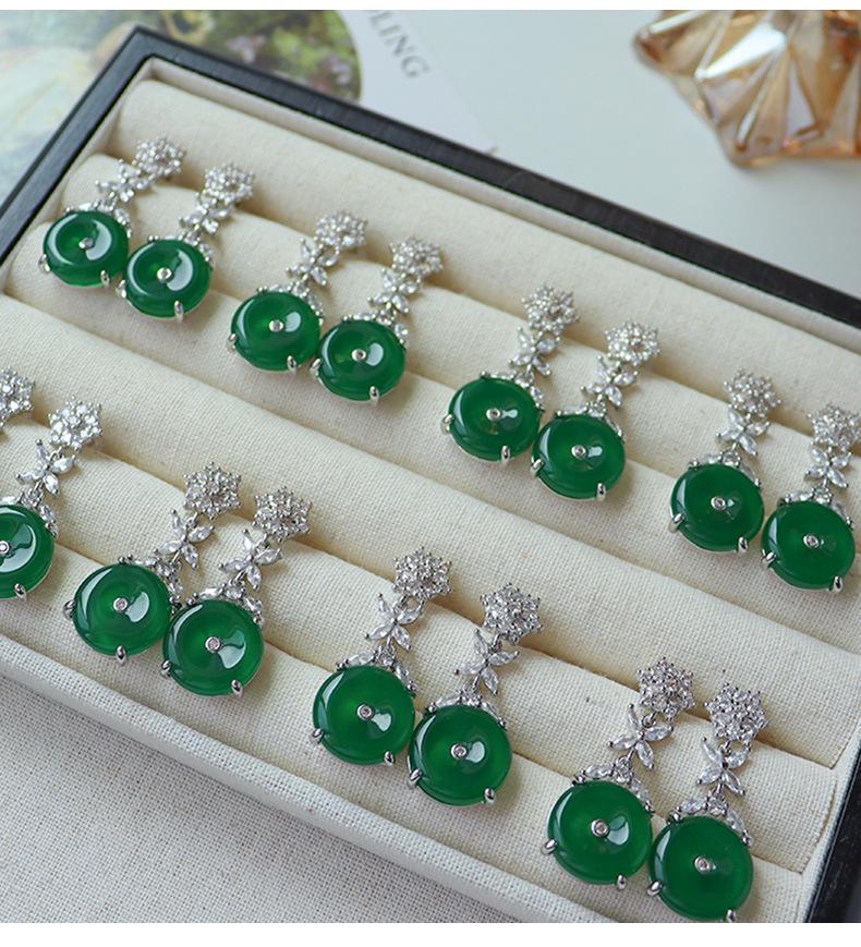 Kolczyki z cyrkoniami w stylu chińskim: Wykwintna moda retro z wszechstronnymi srebrnymi igłami dla wysokiej klasy, luksusowego wyglądu.