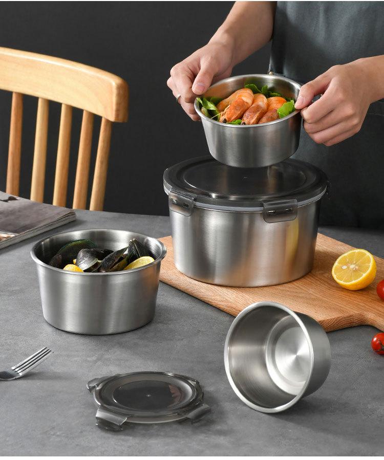 304 Stainless Steel Food Storage Container Set (4-Piece): Round, Sealed, Fresh-Keeping for Lunches, Camping, and Picnics.