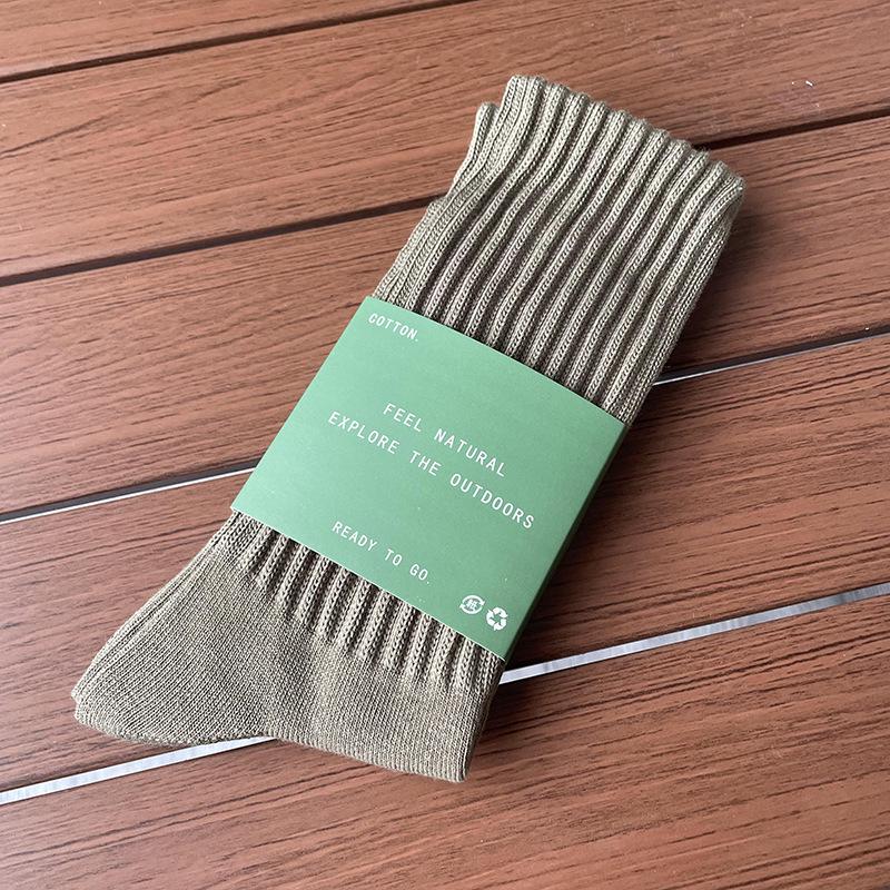 Men's and Women's Retro Loose-Top Mid-Calf Socks in White - Thick Yarn Knit for Autumn and Winter