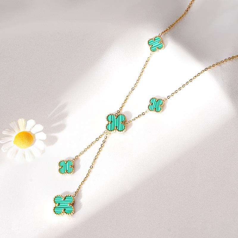 

Версия высокого уровня, двустороннее ожерелье с пятью четырехлистными клеверами, водонепроницаемые и защищенные от пота украшения из титановой стали 18K, лучший подарок для девочек зелёный