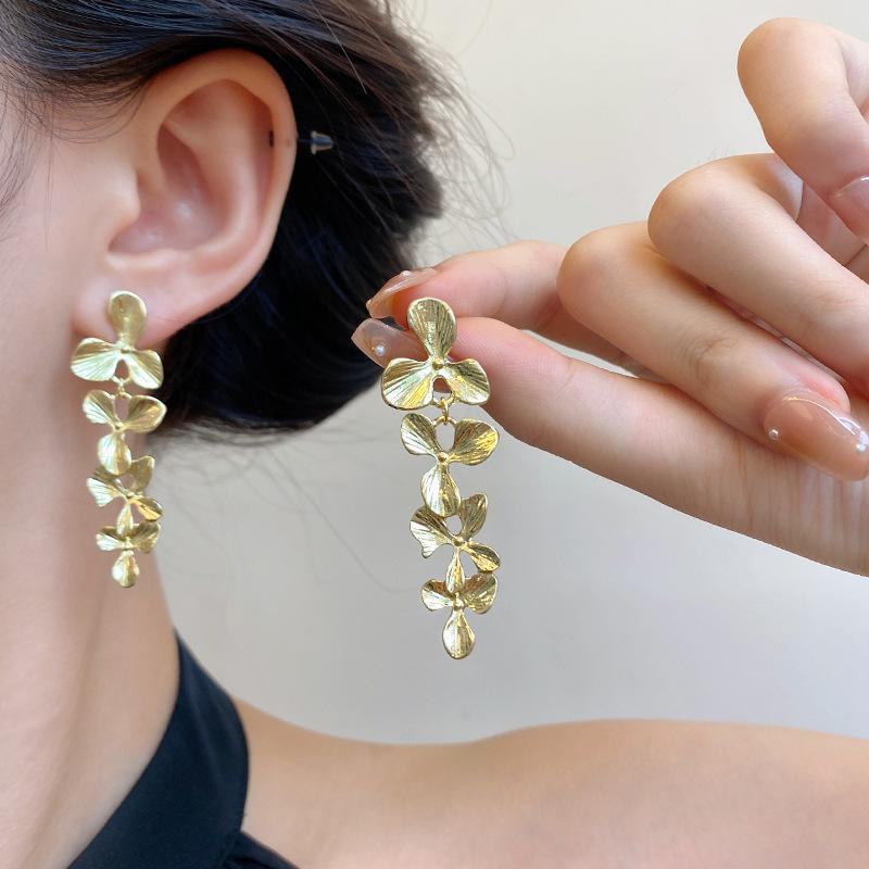 Stylish Metallic Tassel Flower Earrings with Niche Personality and Versatile Elegance