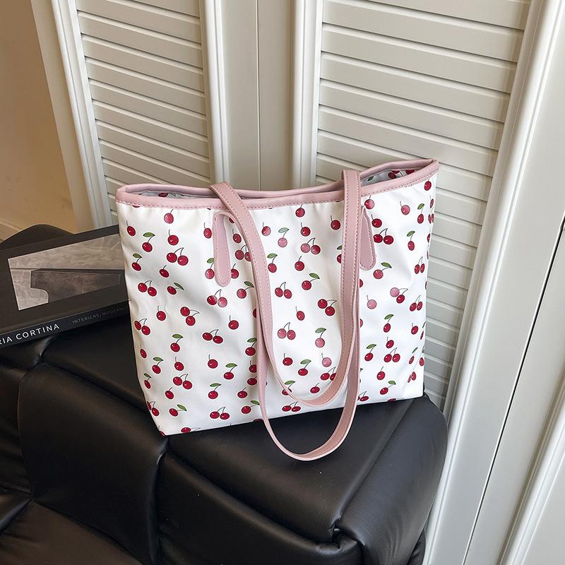 Large Capacity Printed Faux Leather Tote Bag for Women Fashionable Street Style Shoulder Purse