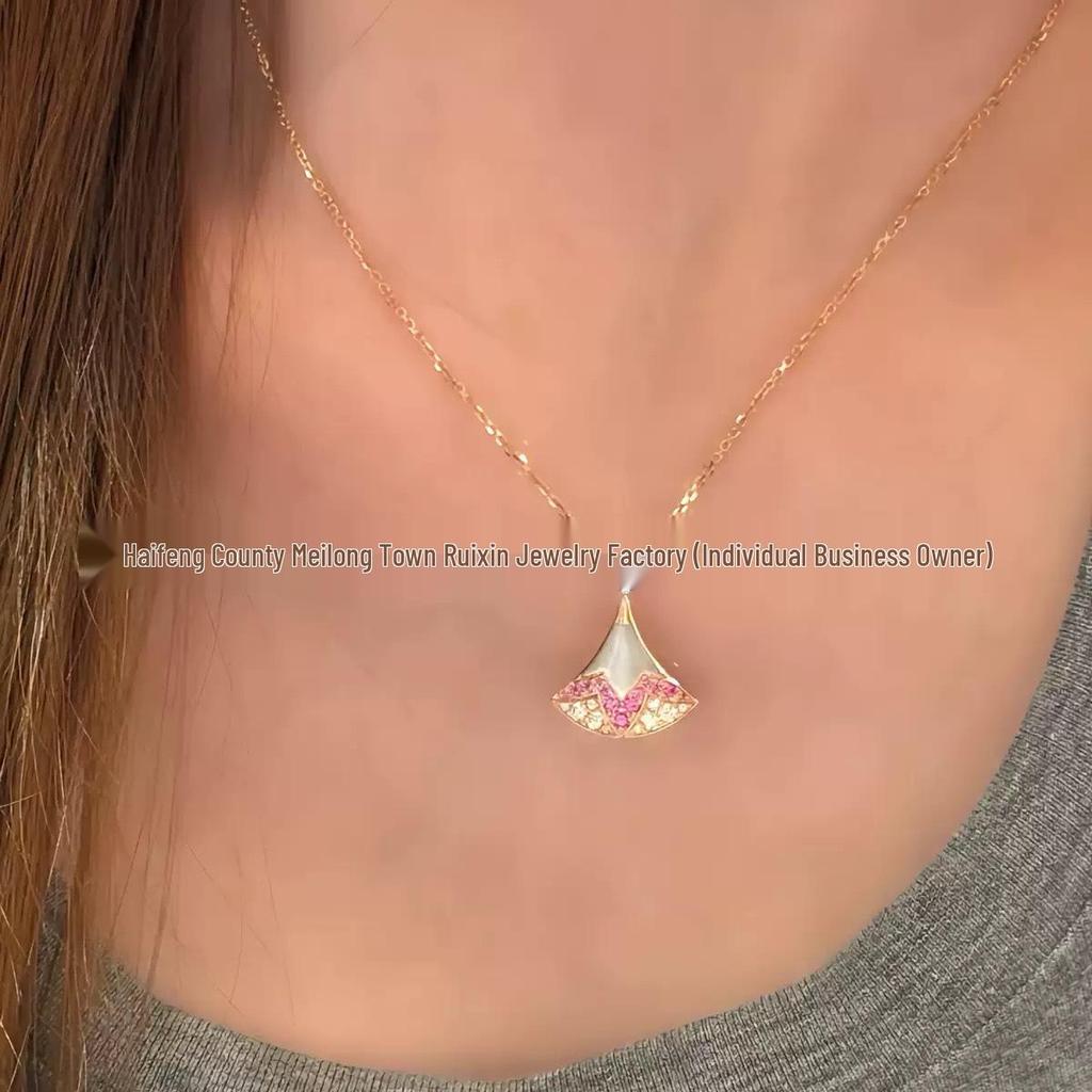 Qixi Gradient Pink Diamond Necklace: Women's Natural Mother-of-Pearl, 18k Rose Gold-Plated Pendant, Clavicle Chain