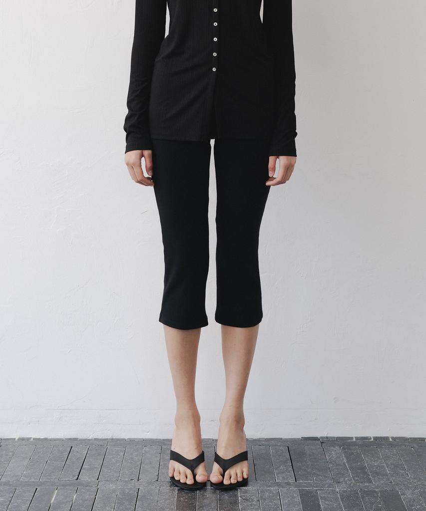 AFTERGLOWOOL Knit Capri Leggings Pants-Black
