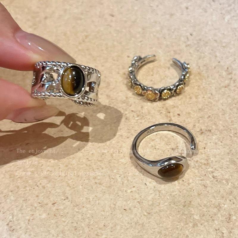 Tiger-eye Stone Flower Ring - Women's Niche Vintage Open-style Ring for Index Finger - Luxurious and High-end Finger Ring