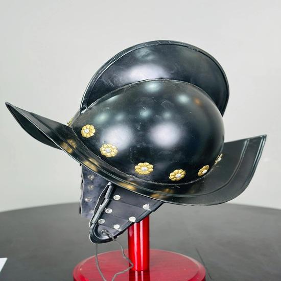 Spanischer Morion-Konquistadorenhelm mit Ständer, 16. Jahrhundert, geschwärzter Stahlhelm, mittelalterlicher Ritterhelm, handgeschmiedete Rüstung, Geschenk