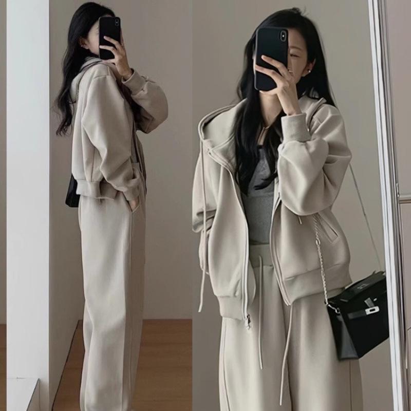 Women's Hong Kong Style Autumn-Winter Casual Sweatshirt & Wide-Leg Pants Set - Age-Reducing, Slimming, Hooded Two-Piece for Running
