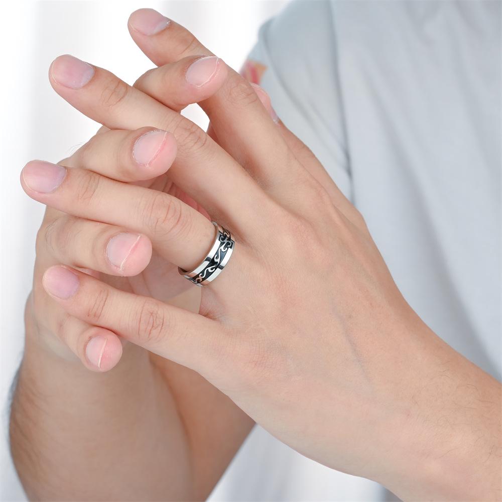 Retro Pattern Titanium Steel Men's Ring - Non-Fading European & American Style
