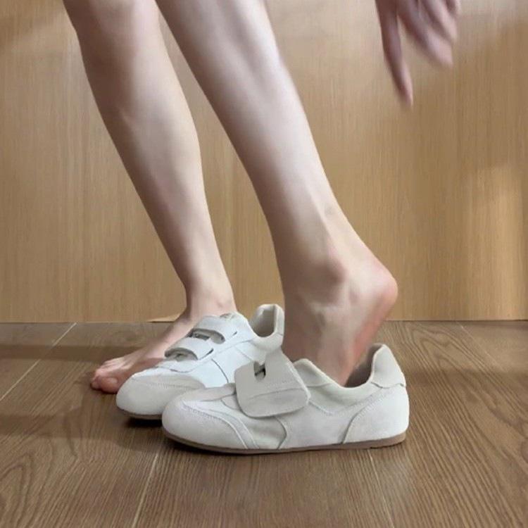 Soft Leather Women's Spring and Autumn New Versatile Round Head Retro Casual Sports Shoes Velcro Shallow Mouth Single Shoes