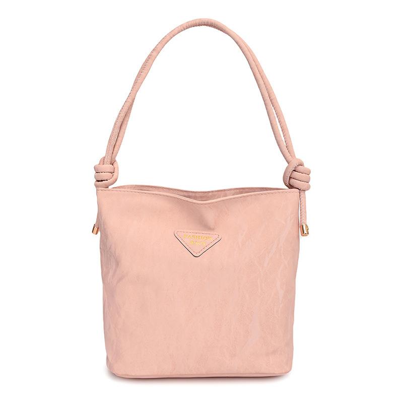 

Женская сумка 2025 новая мода простая однотонная текстура литературный стиль иностранный стиль повседневная универсальная сумка через плечо розовый