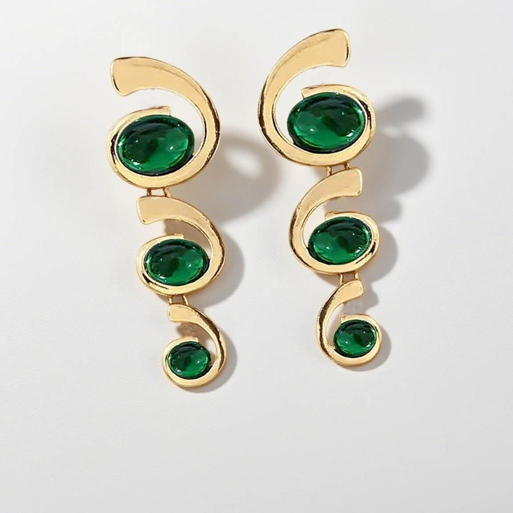 Best-selling for Elegant Women's Inlaid Oval Stud Earrings, Fashionable Personality with Earrings for Daily Wear