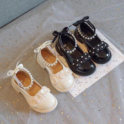 Sapatos Mary Jane de Couro Envernizado com Pérolas para Meninas Outono 2022 - Sola Macia para Pequena Princesa