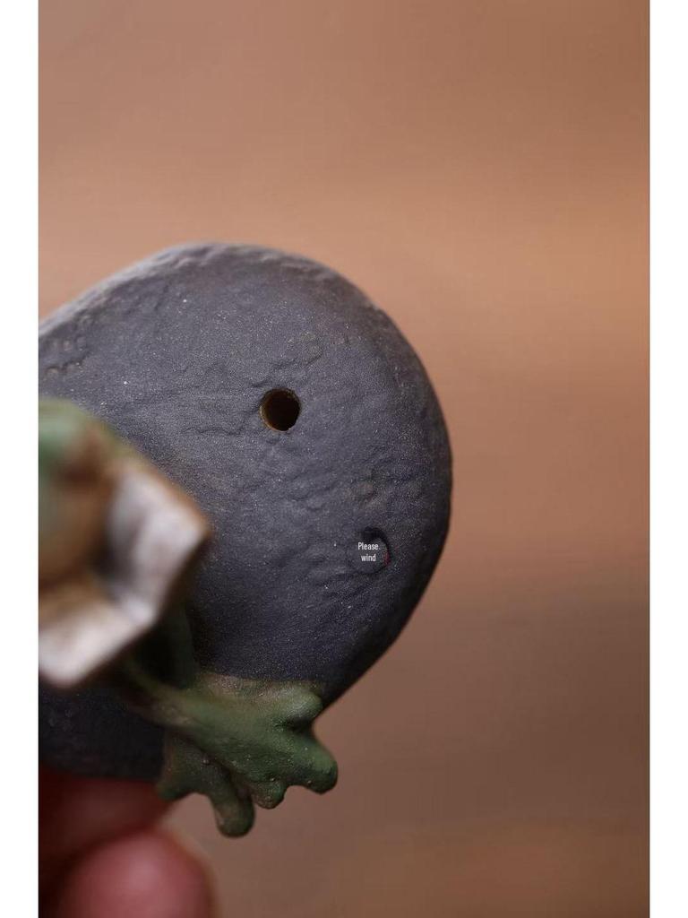 Yixing Zisha Learning Frog Tea Pet: Handmade Creative Frog Figurine Sculpture, Small Ornament for Tea Play.