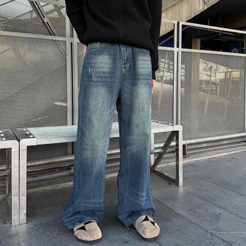 

Мужские джинсы прямого кроя с потертостями в стиле ретро — повседневные и удобные на весну и осень M синий