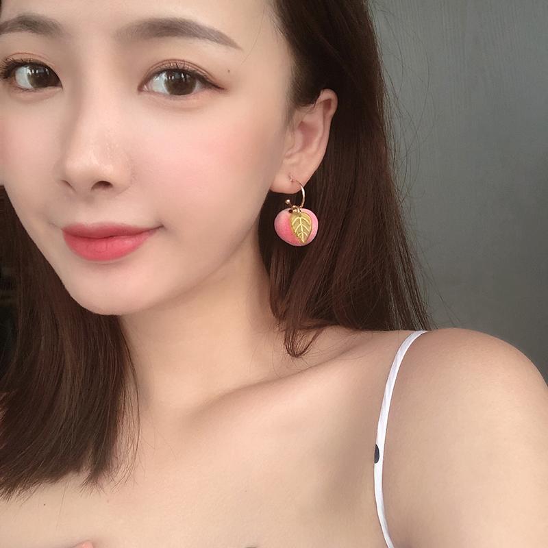 Fashion New Simulation Peach Stud Earrings Girl Cute Romantic Contracted Acrylic Leaves Tassel Earrings For Women Jewelry Gift