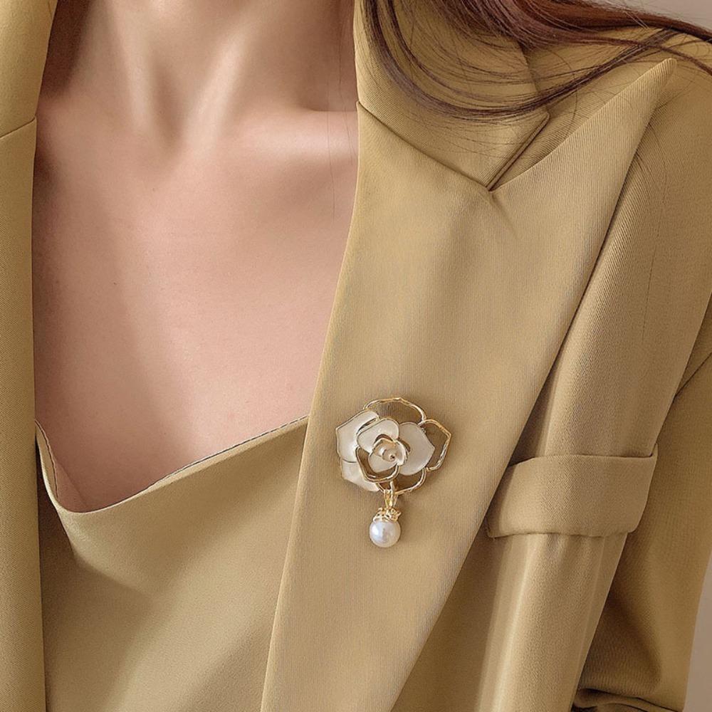 High-end Temperament Pearl Camellia Flower Pin Brooches for Women Clothes Shawl Corsage Accessory Exquisite Jewelry Mother Gift