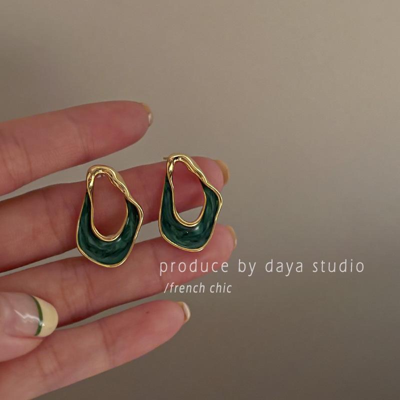 French Retro Drip Glaze Twisted Oval Earrings - Minimalist Luxury Studs