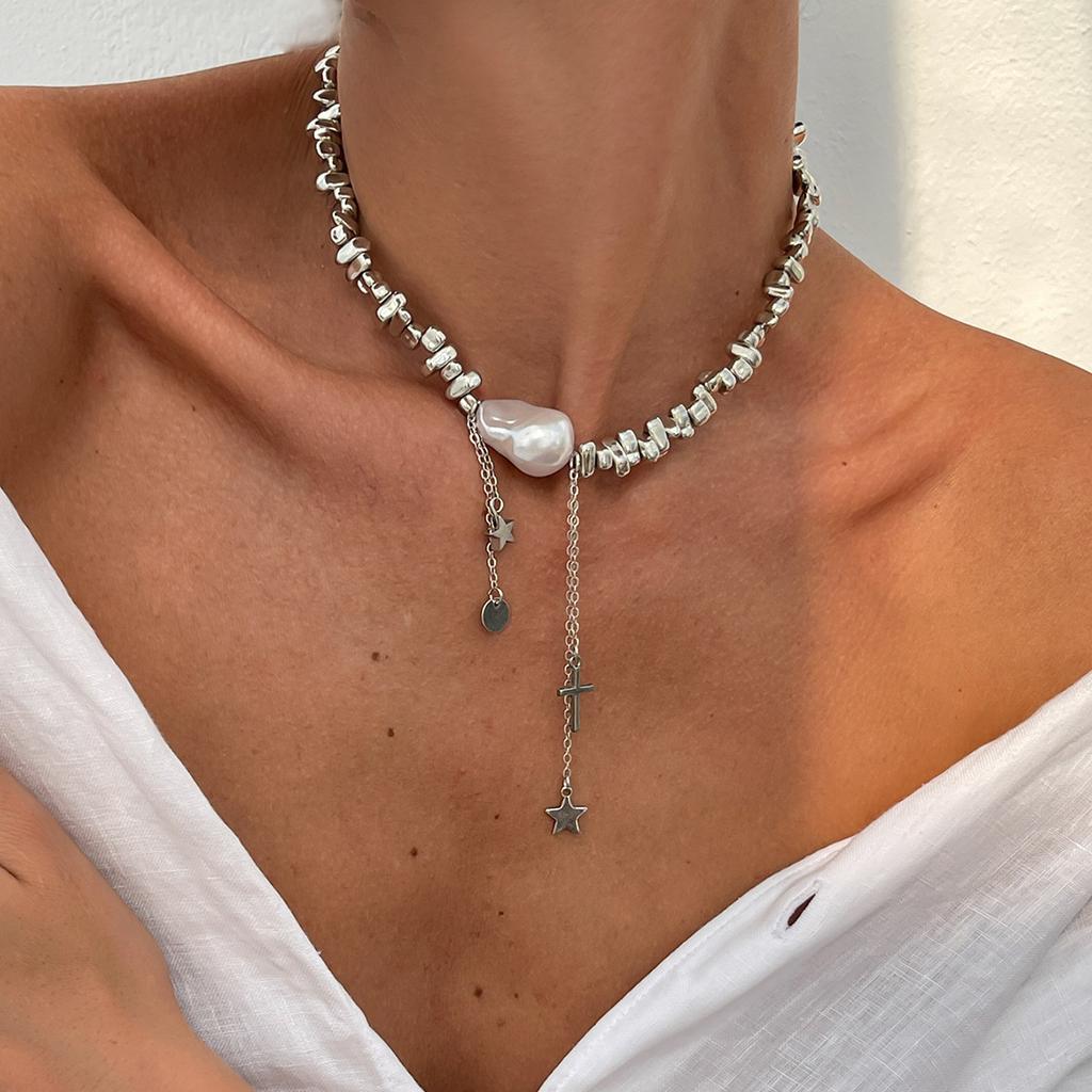 Europe, America, simple irregular beaded collarbone chain women, niche gravel imitation pearl retro necklace